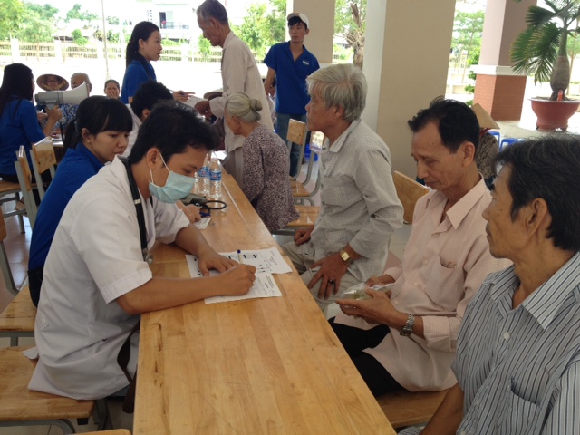 Chương trình Khám chữa bệnh – phát thuốc miễn phí xã Phú Xuân