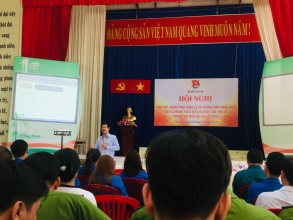 Đồng chí Trần Ngọc Tuấn, Phó Trưởng Ban Tổ chức Thành Đoàn báo cáo tại Hội nghị